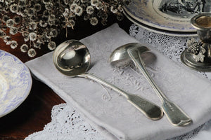 刻印入りシルバープレートサービングスプーン（18cm） イギリス