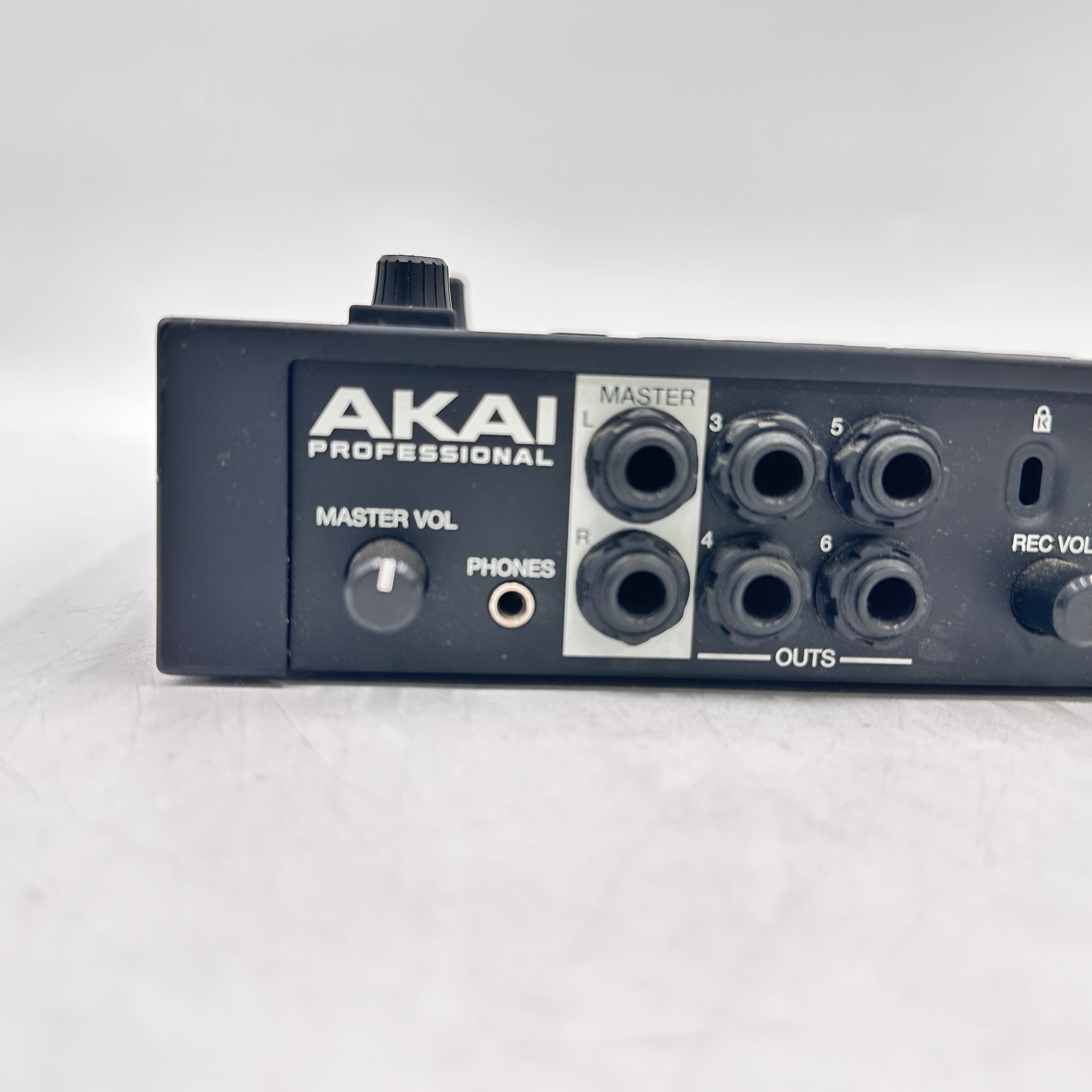 Akai MPC LIVE 1 Music Production Center *READ – PayMore Chelsea