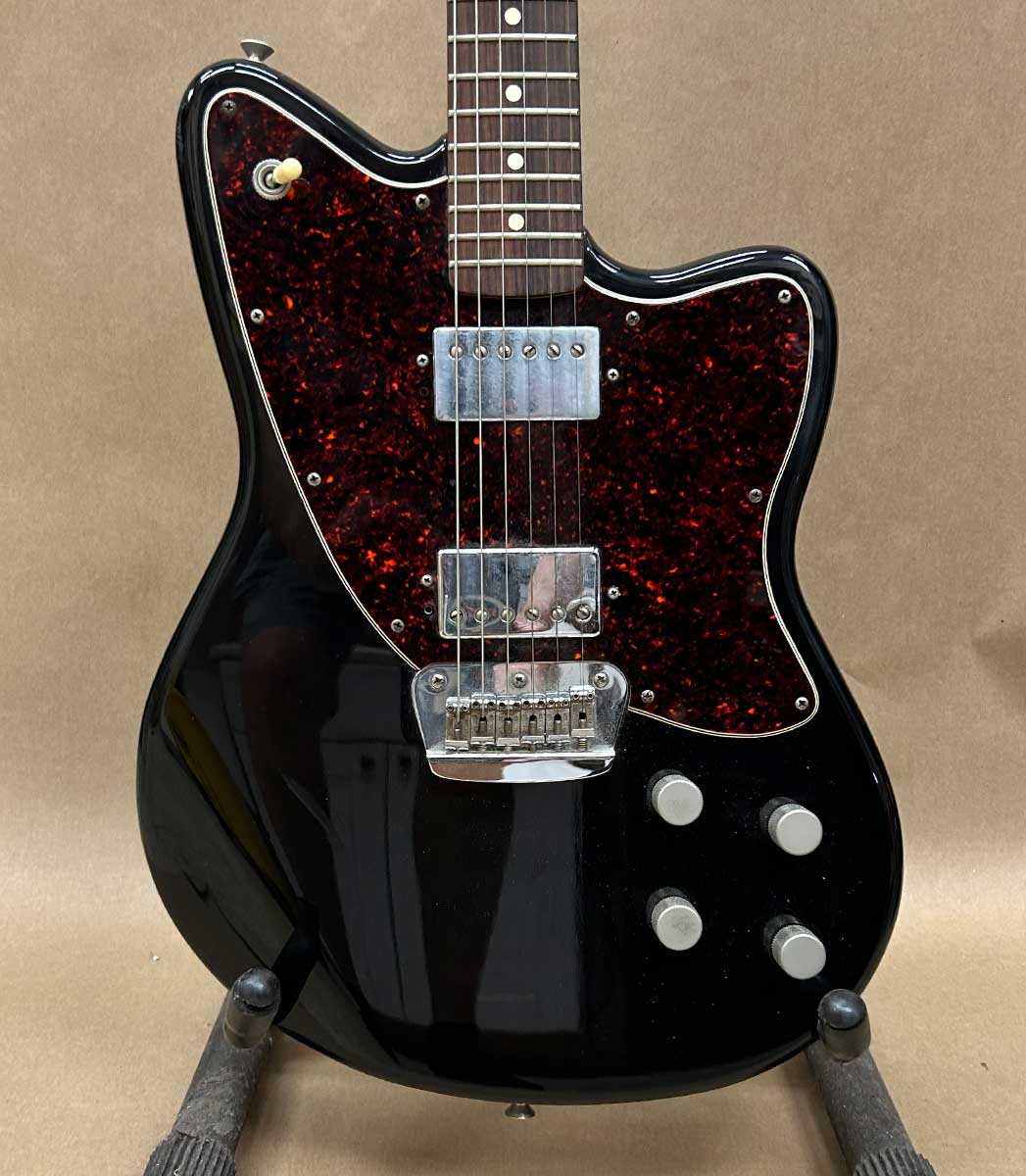 Fender Toronado Deluxe Edition MIM - 1998 | Chicago Pawners & Jewelers