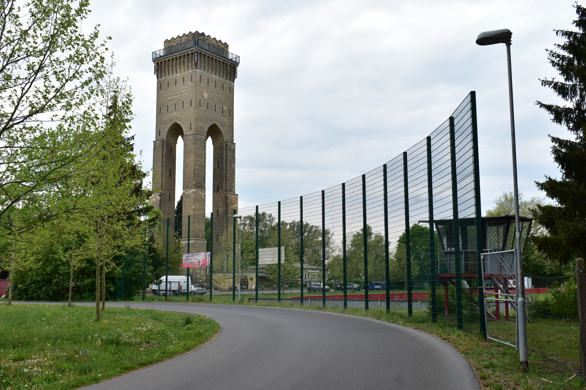 かつて「ヒンデンブルク塔」と呼ばれたフィノウ給水塔の内部に入る