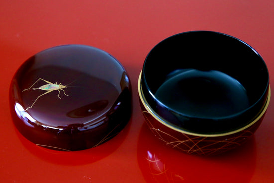 鈴谷鐵五郎の作品 – 輪島塗と螺鈿（らでん）