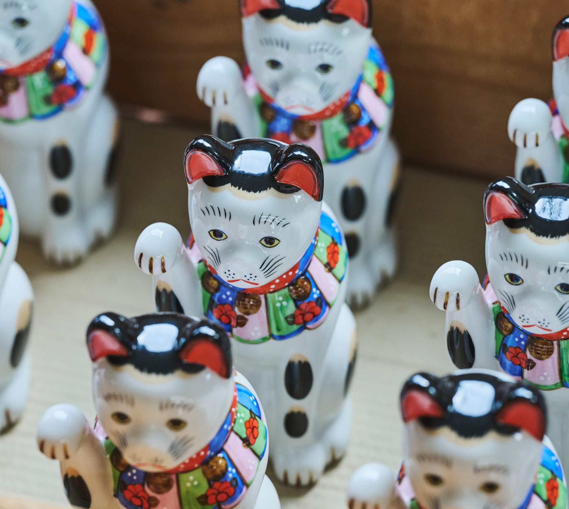 株式会社中外陶園 ｜招き猫や干支置物、季節飾りを手掛ける陶磁器工芸