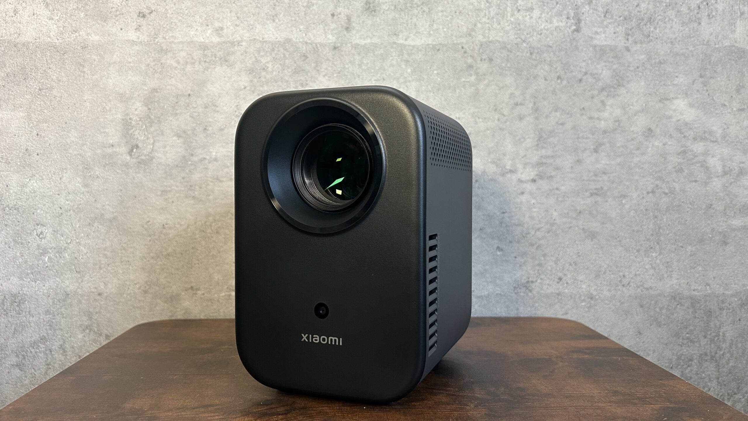 Google TV搭載の格安プロジェクター】Xiaomi L1を徹底レビュー