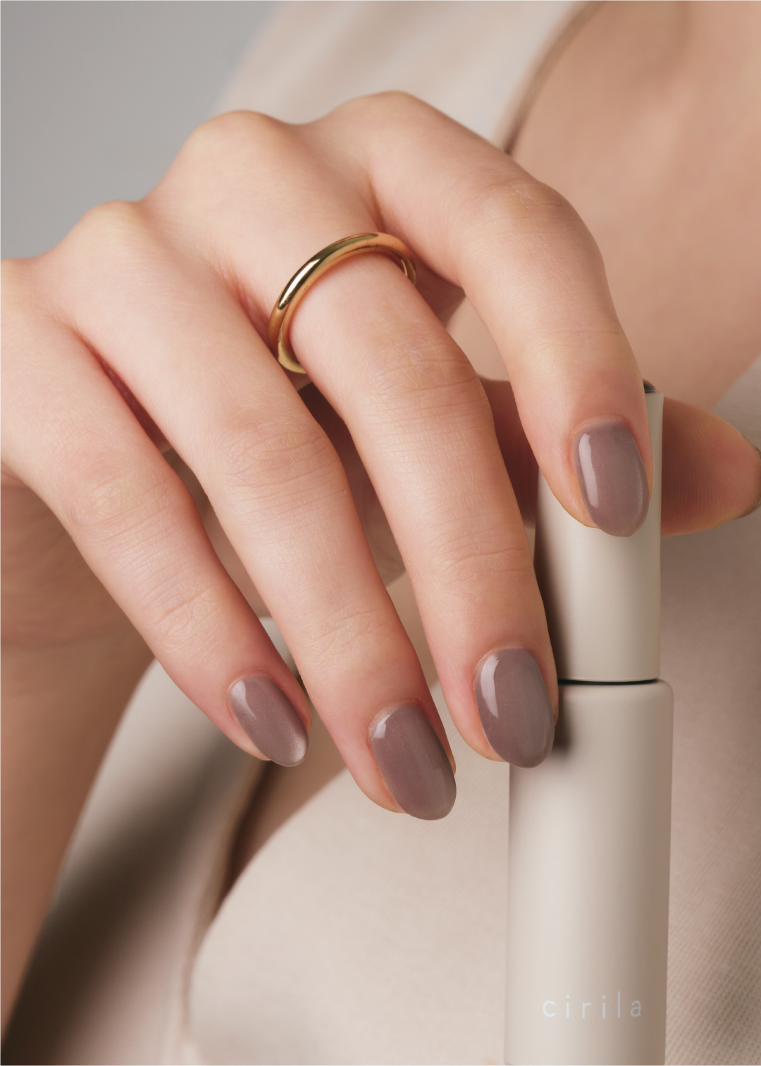 織りなす光、ゆらぐ表情、大人のためのマグネットネイル ｜cirila