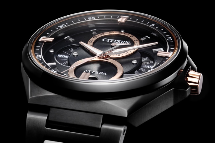 シチズン アテッサ』トリプルカレンダーとムーンフェイズを搭載 奥行き