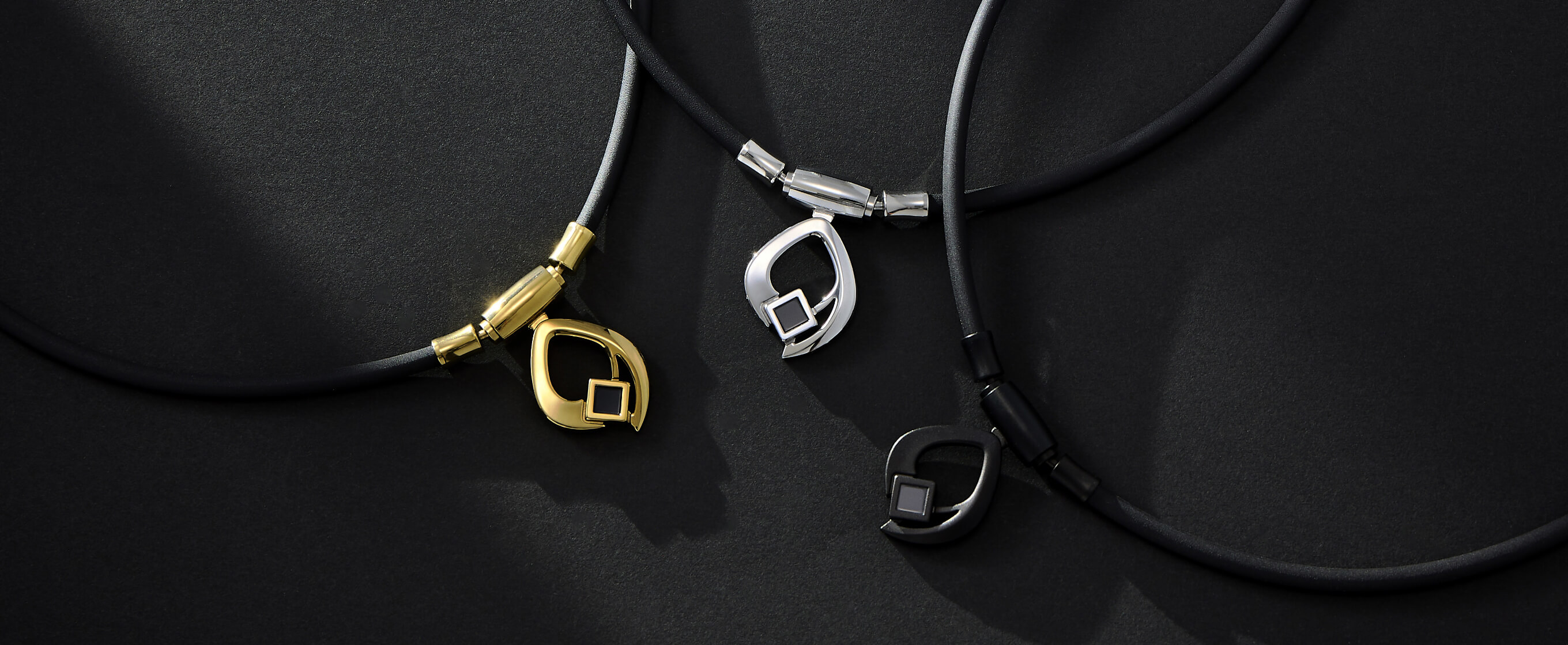 進化を纏う。コラントッテネックレス TAO ARC誕生。｜コラントッテ【公式】