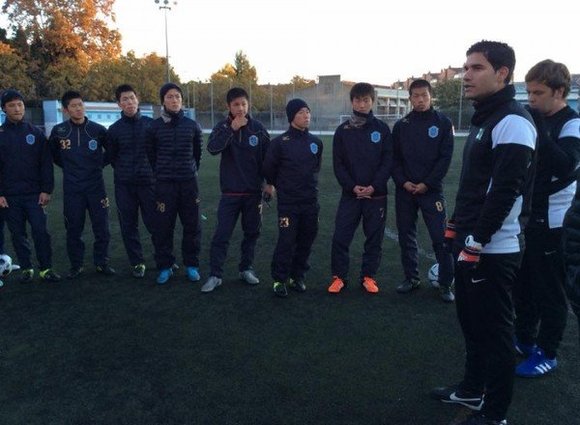 興國高校サッカー部も導入する「知の育成」。選手の問題解決力を養う