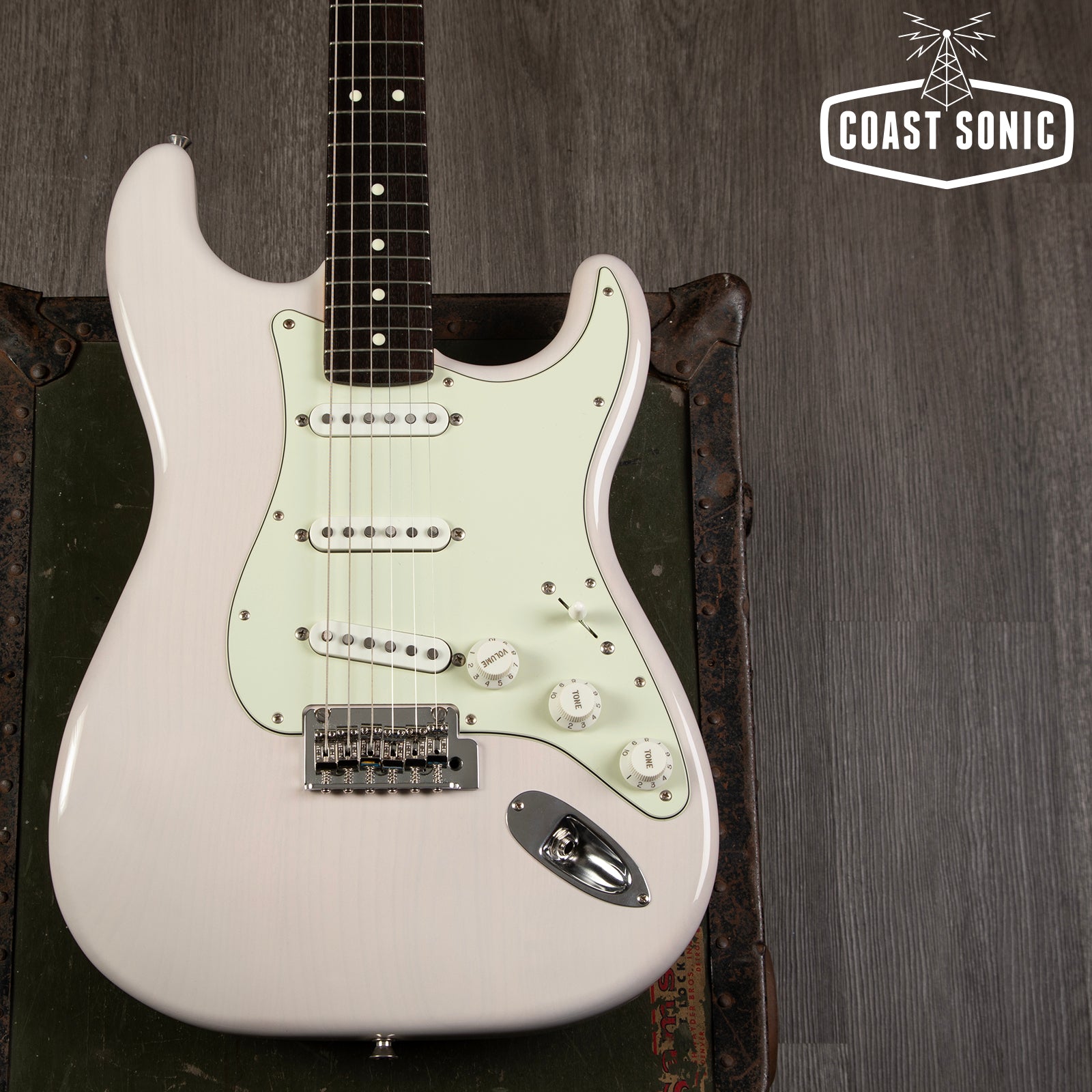 2022 Fender Hybrid II 60s Stratocaster Made in Japan Transparent Blond