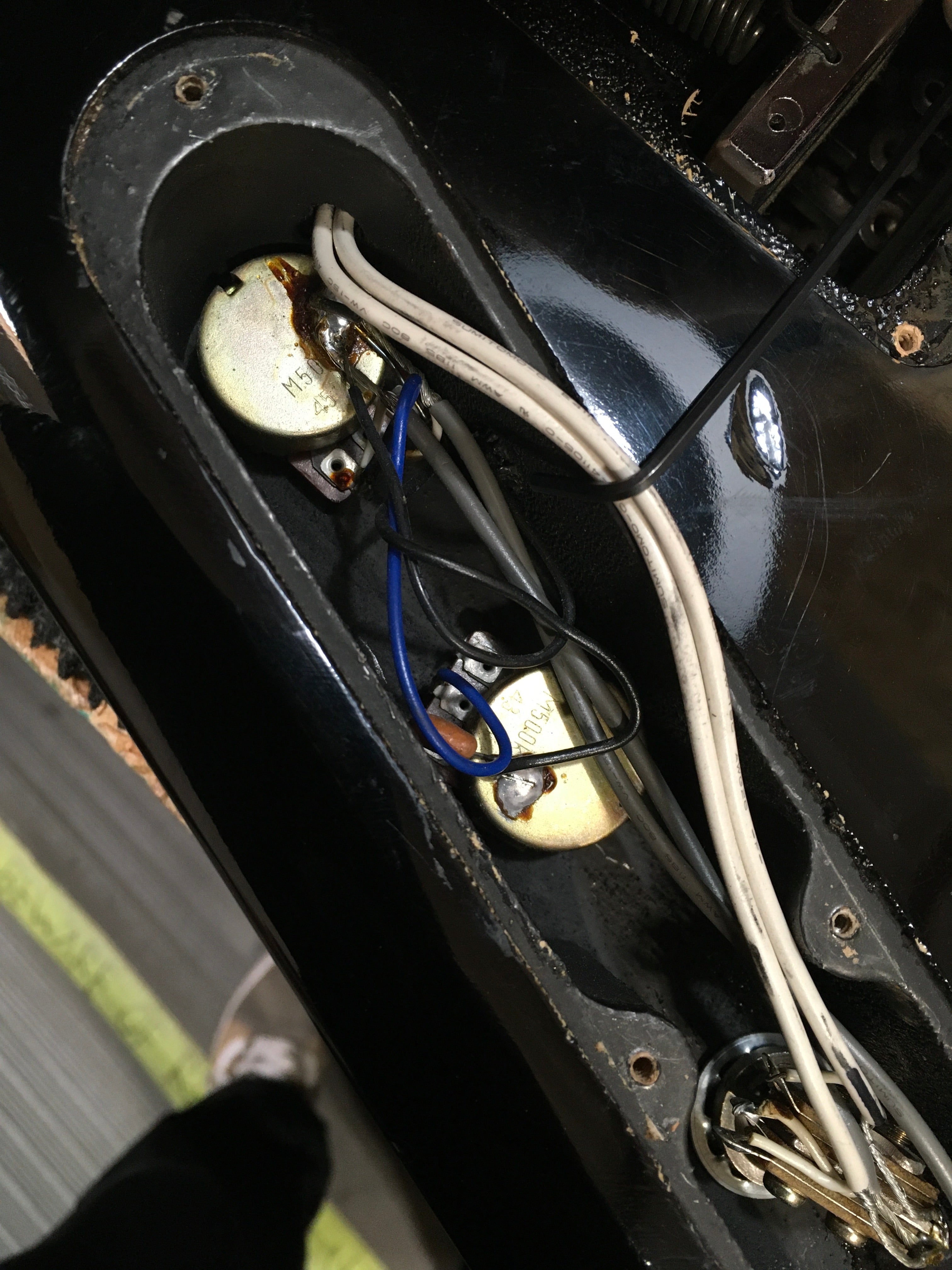 1982 Tokai FV-55 Super Edition Flying V Made in Japan Ayers Rocker tre