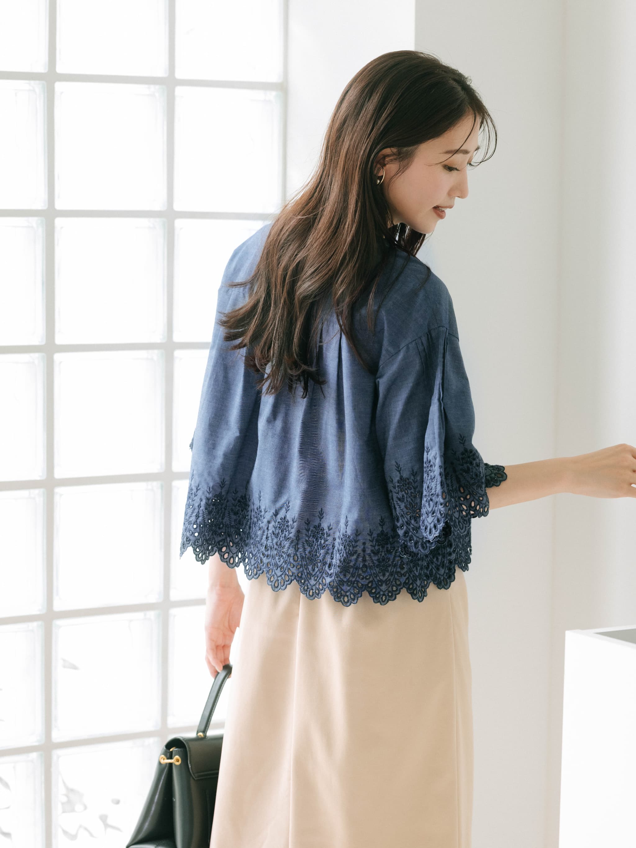 スカラエンブロイダリーブラウス | 小柄・低身長女性向けファッション