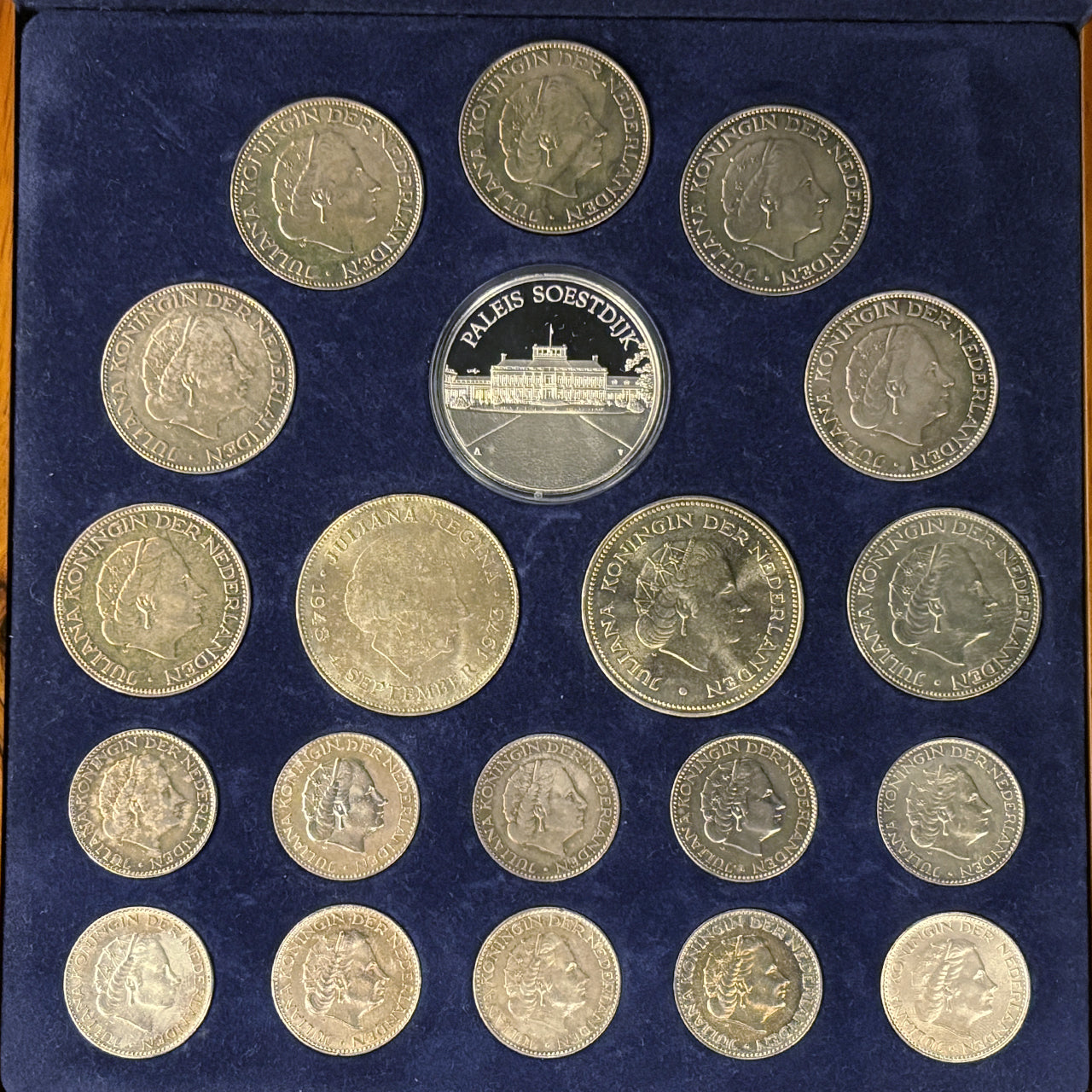 オランダ】銀貨＆メダルセット 20枚組［C-0000566］ – ワールド