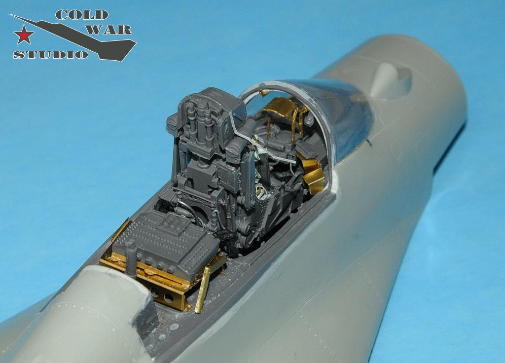 Cold War Studio - CWS32001 - MiG-29 A Cocpit set in 1/32 scale for