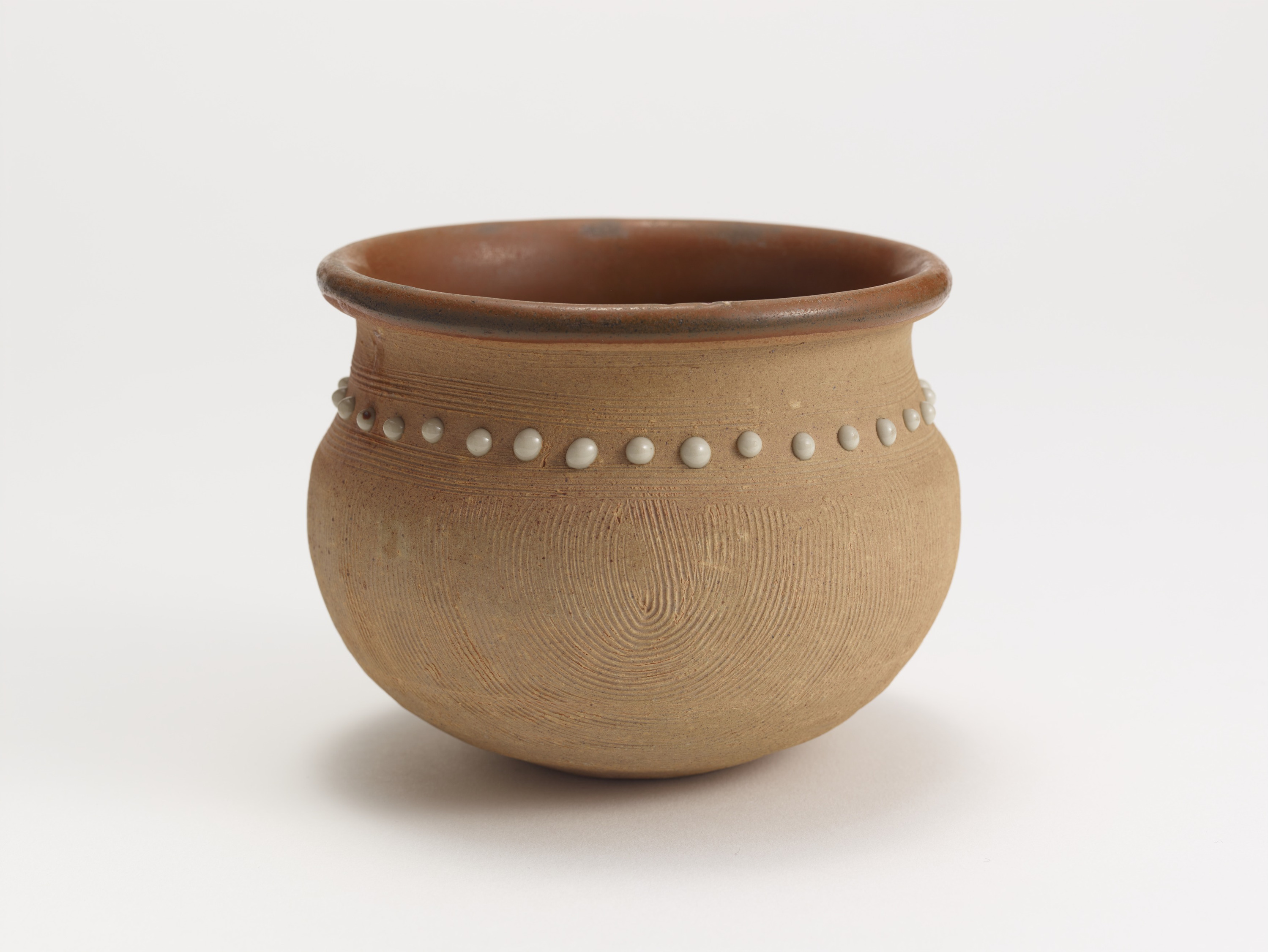 九州国立博物館 | 収蔵品データベース | 褐釉擂座柳斗文小壺