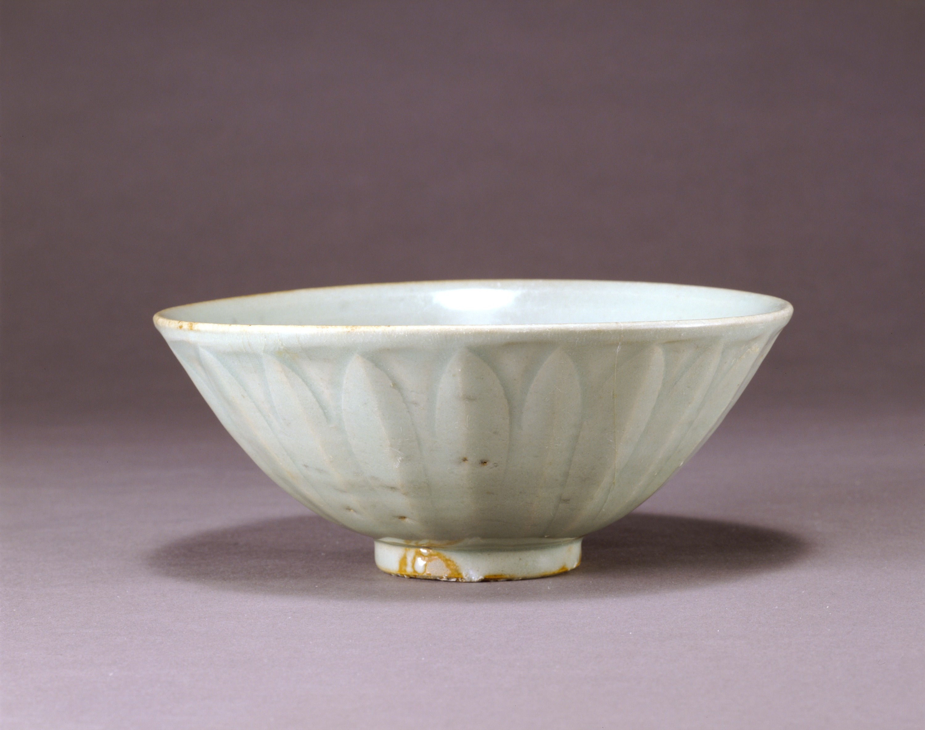 九州国立博物館 | 収蔵品ギャラリー | 青磁鎬蓮弁文碗