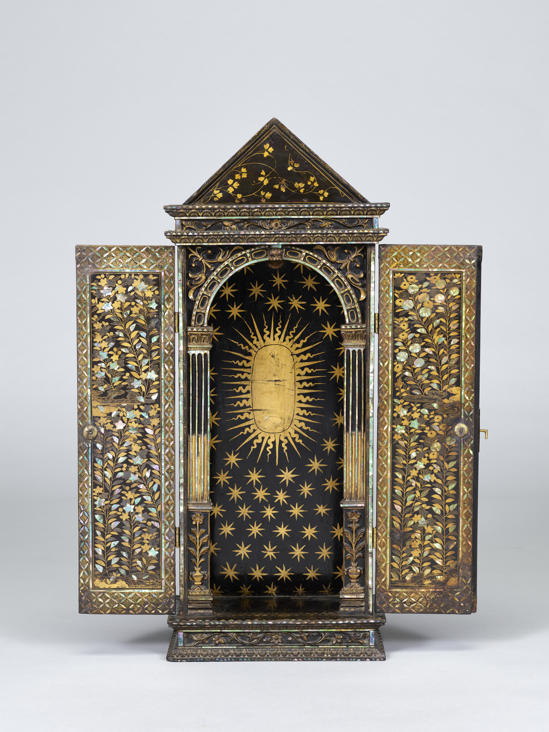 九州国立博物館 | 収蔵品ギャラリー | 花鳥蒔絵螺鈿聖龕