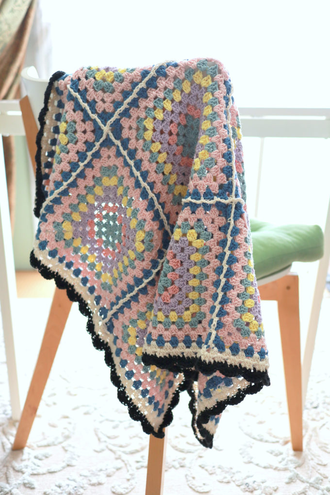 動画あり】スカラップ付きのグラニースクエアのブランケット（ひざ掛け