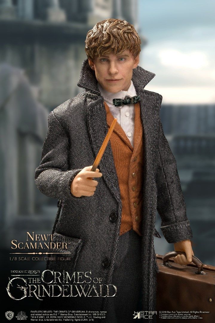 Harry Potter: Fantastic Beasts 2 - Newt Scamander 1:8 Scale Figure