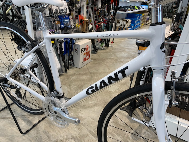 GIANT ESCAPE R3 – サイクランドマスナガ