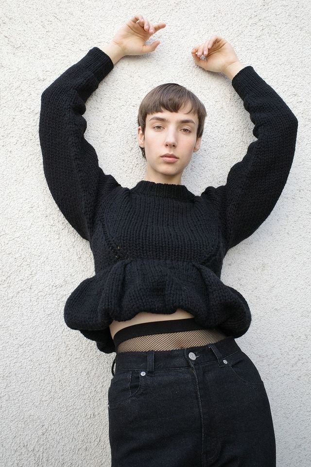 11月4日(火)発売アイテムのご紹介。職人の手編みによって丁寧に仕立て