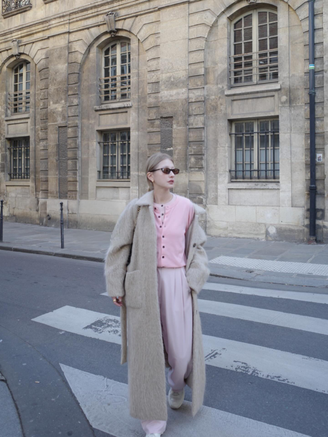 オンオフ問わず使える、シンプルなデザイントップス「BALOON SLEEVE