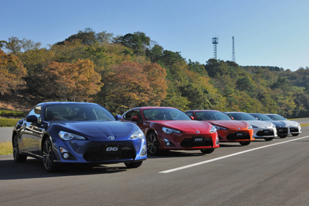 トヨタ86の7色カラーバリエーションが実車画像で見れます! 【保存版