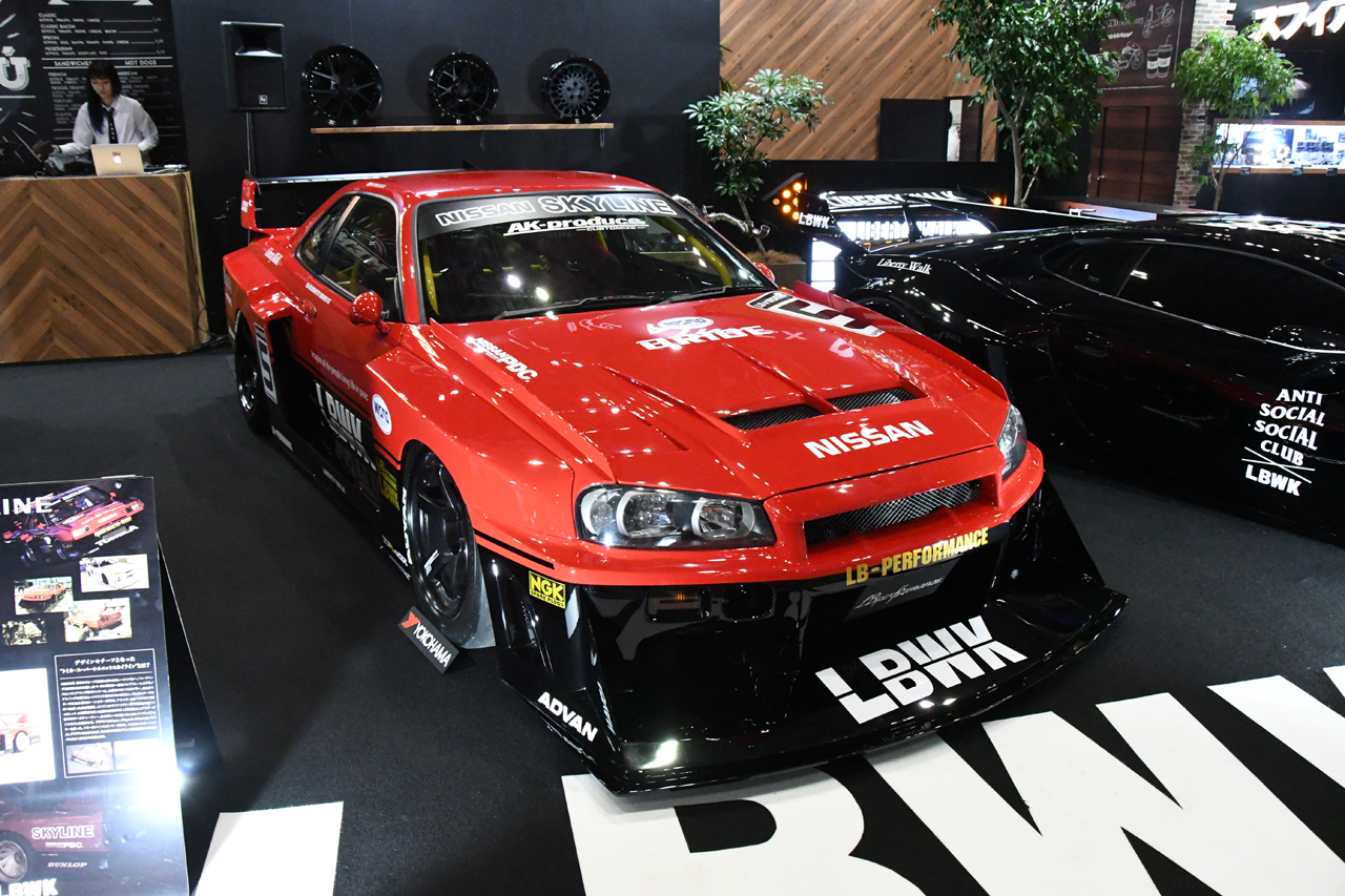 往年の名車がリバティウォークの手で復活。LB-ER34スーパーシルエット