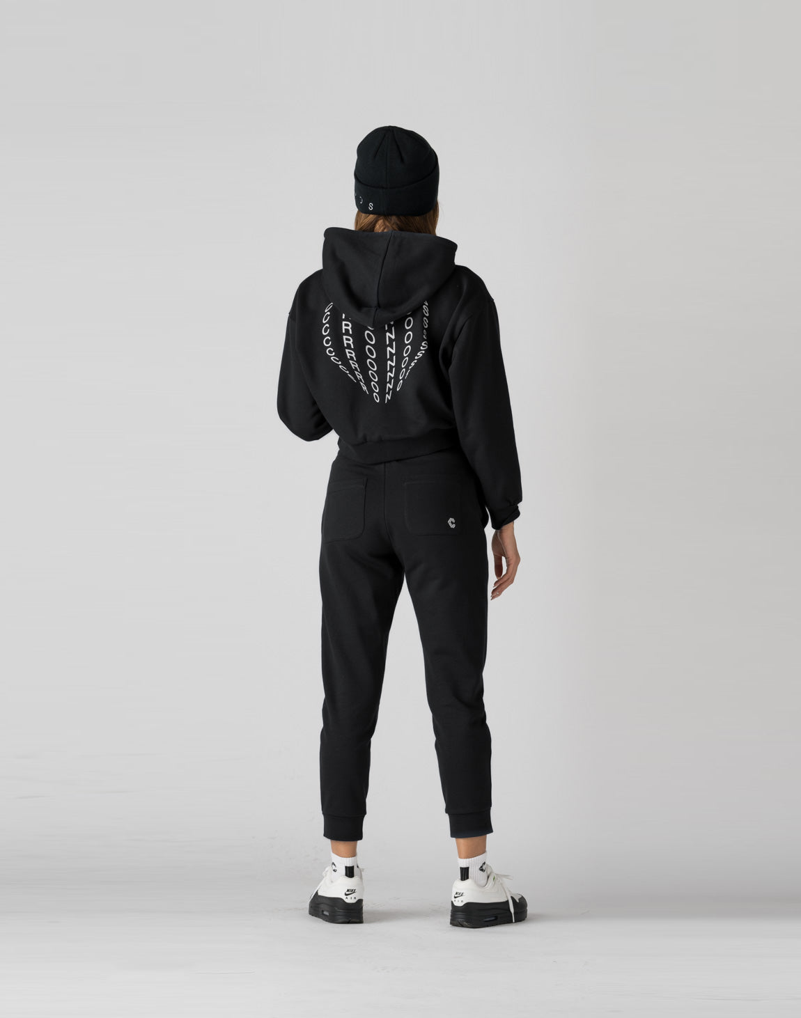 CRONOS WOMEN HEART LOGO SHORT HOODIE【BLACK】