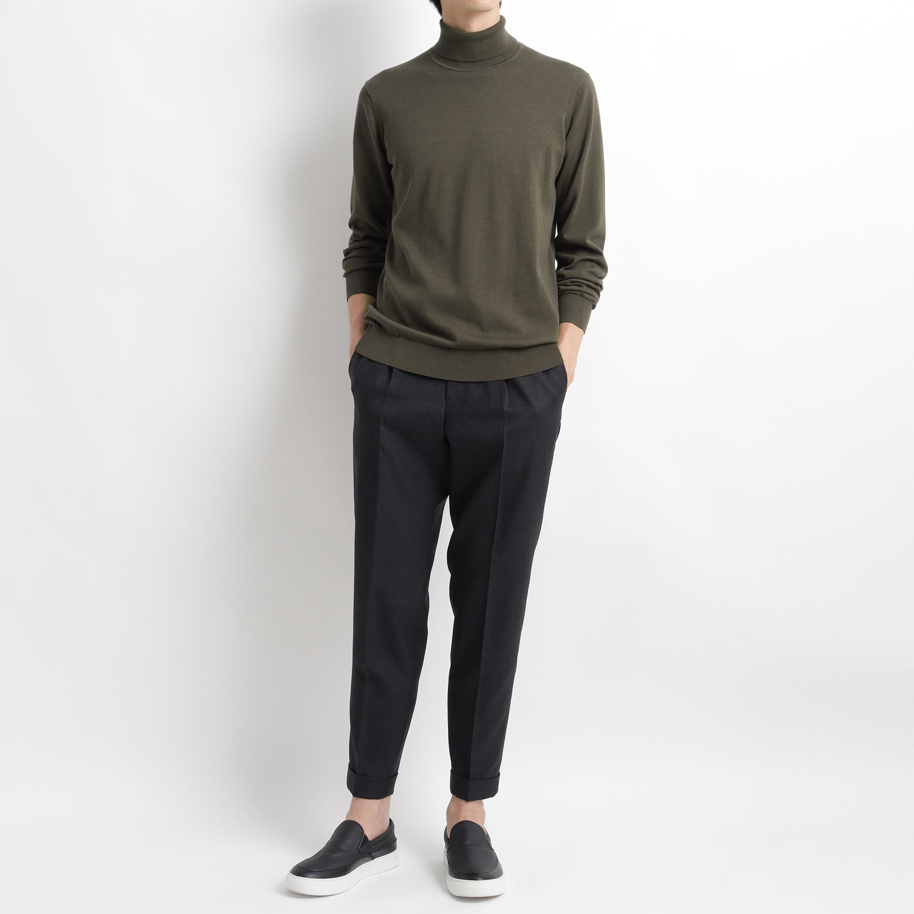 スビンプラチナム タートルネックニット オリーブ | ＋CLOTHET ONLINE