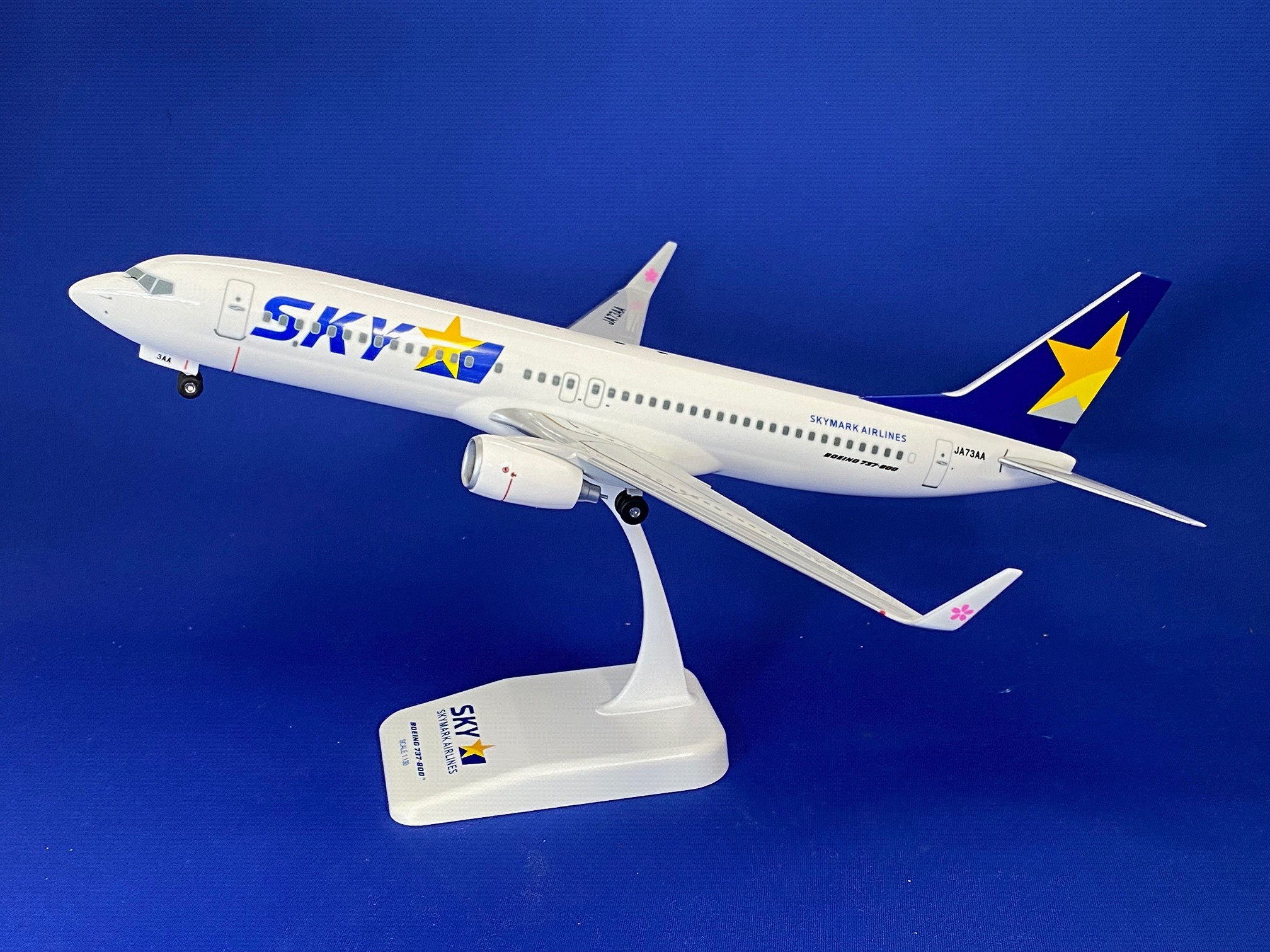 BC1331 EVER RISE SKYMARK / スカイマーク B737-800W JA73AA 1:130