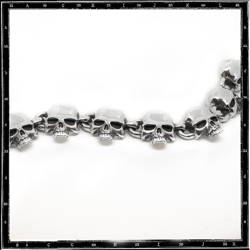 Evil skull link bracelet