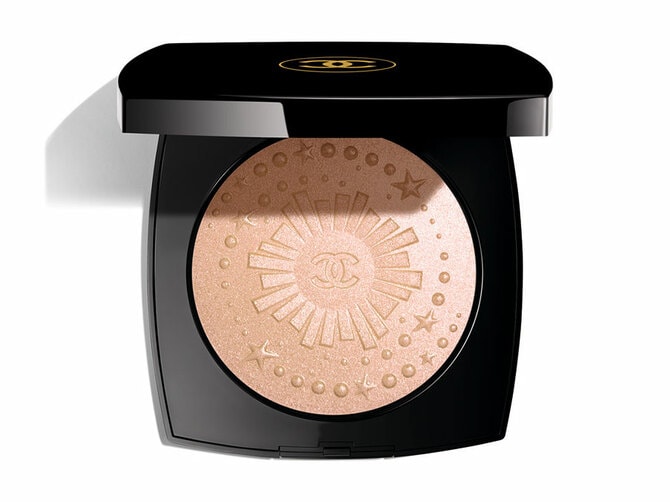 10/18発売＞ホリデー限定品【シャネル】特別な刻印も美しいポイント