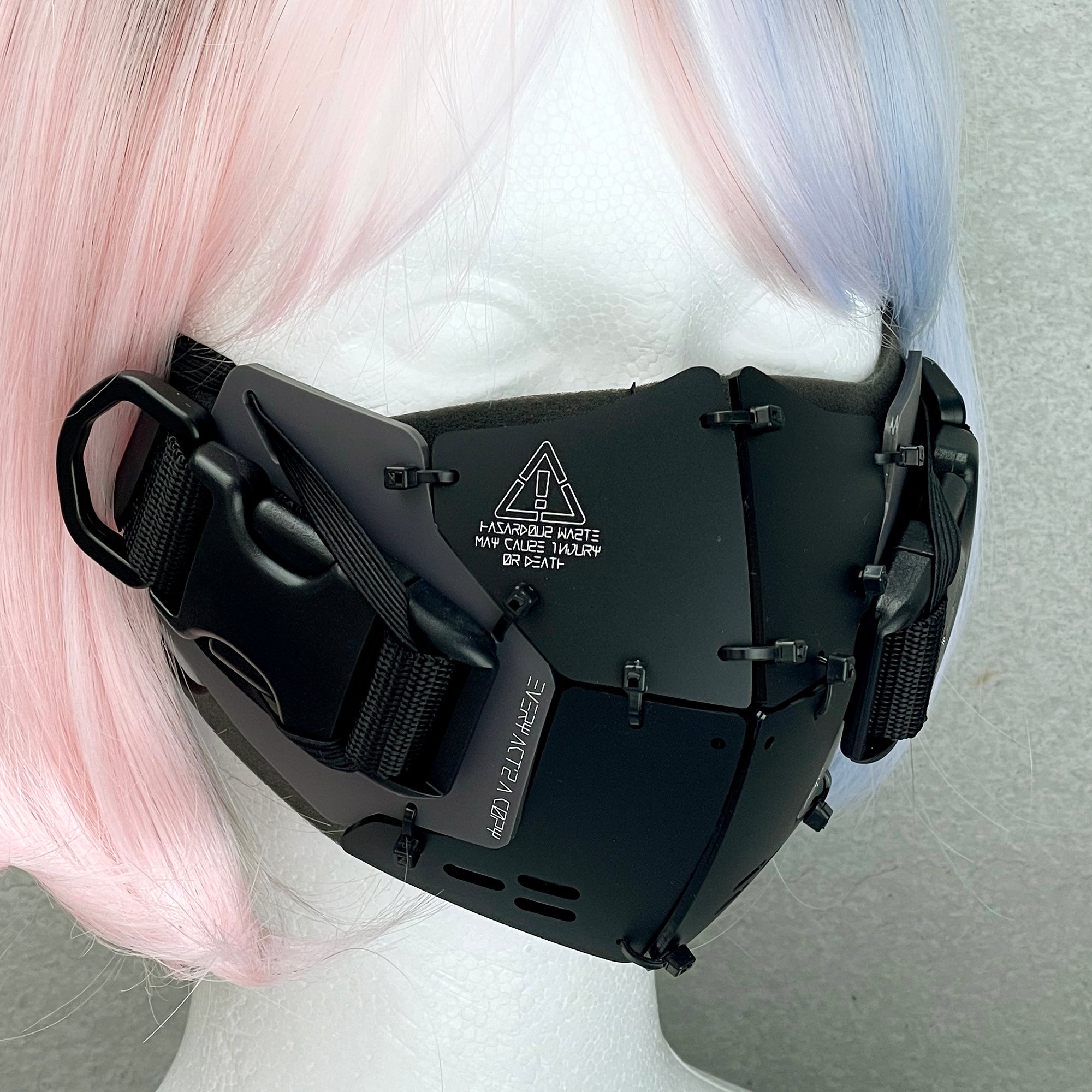 Armored mask [mask] – 中央町戦術工芸