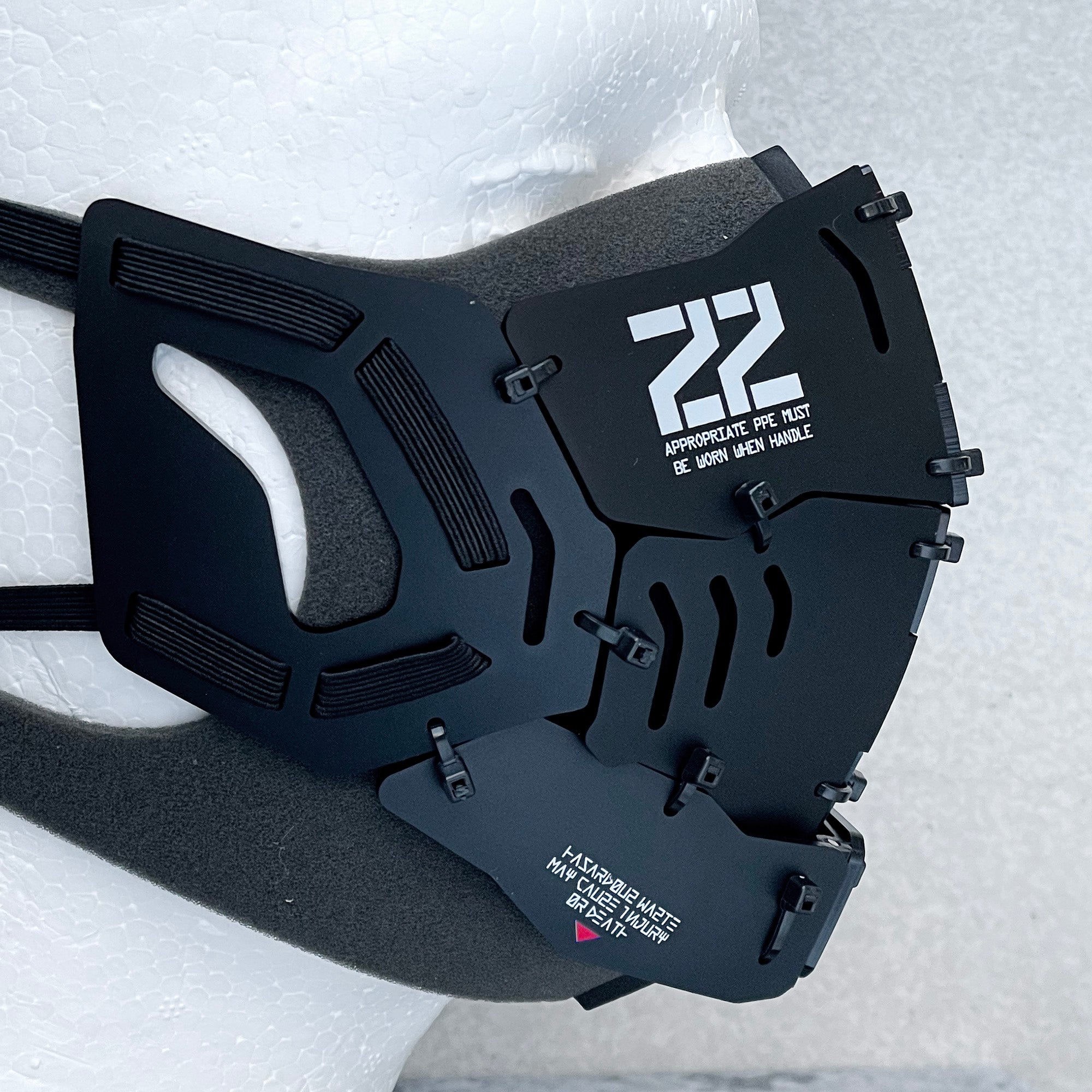 Armored mask [mask] – 中央町戦術工芸