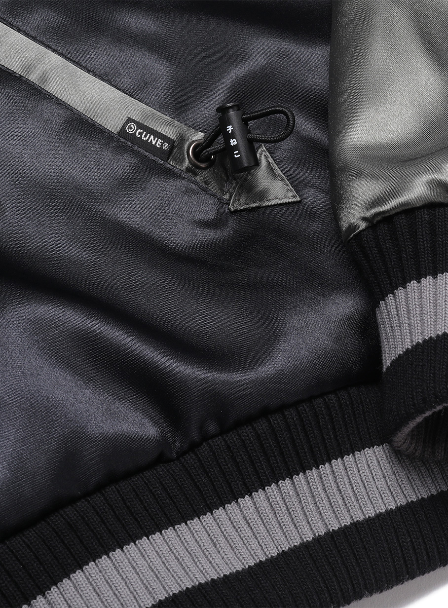 上向きとらちゃんのリバーシブルスカジャン｜ウサギがいる｜CUNE