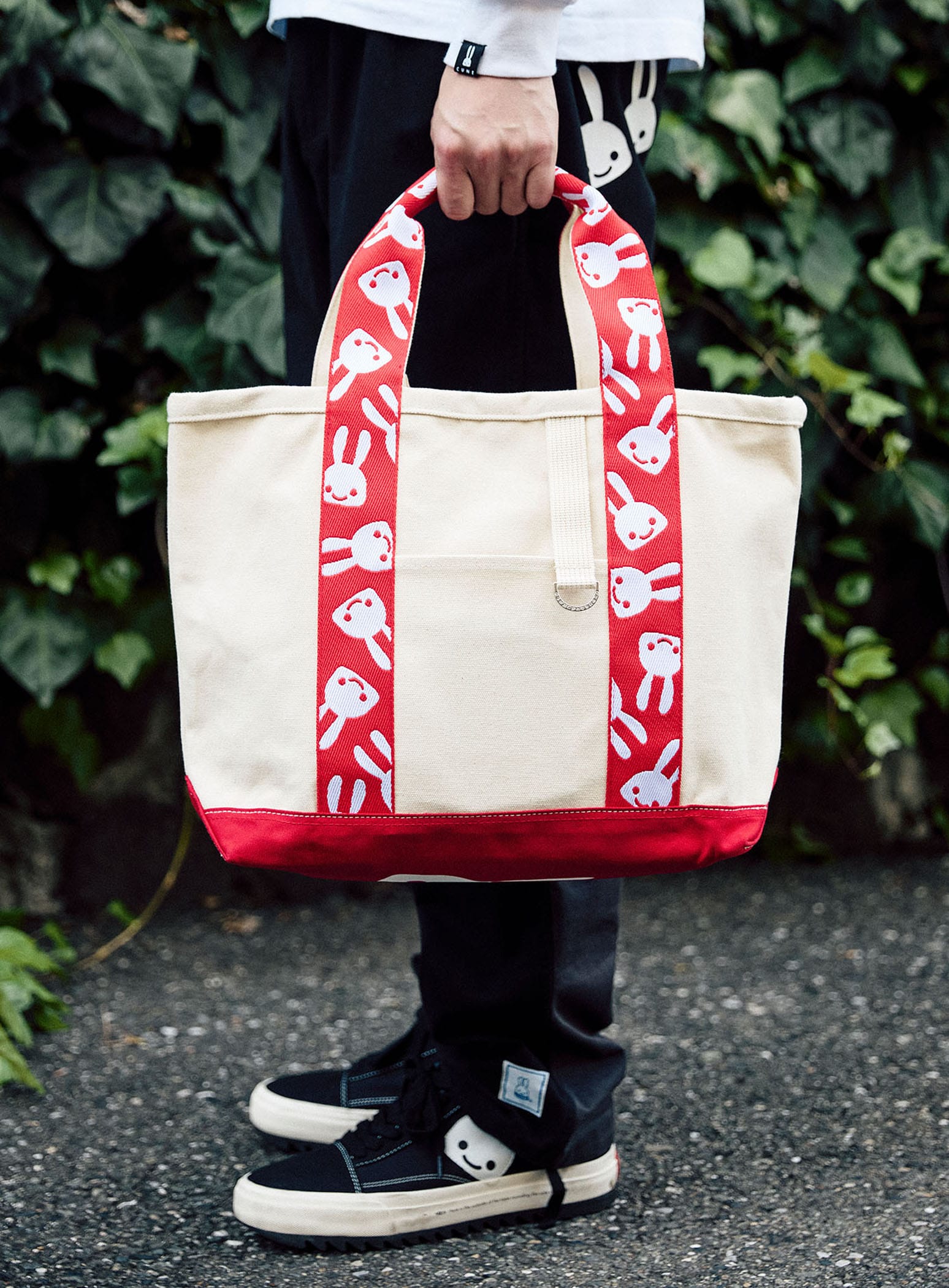 ウサギテープのトートバッグ｜ウサギがいる｜CUNE ONLINE STORE