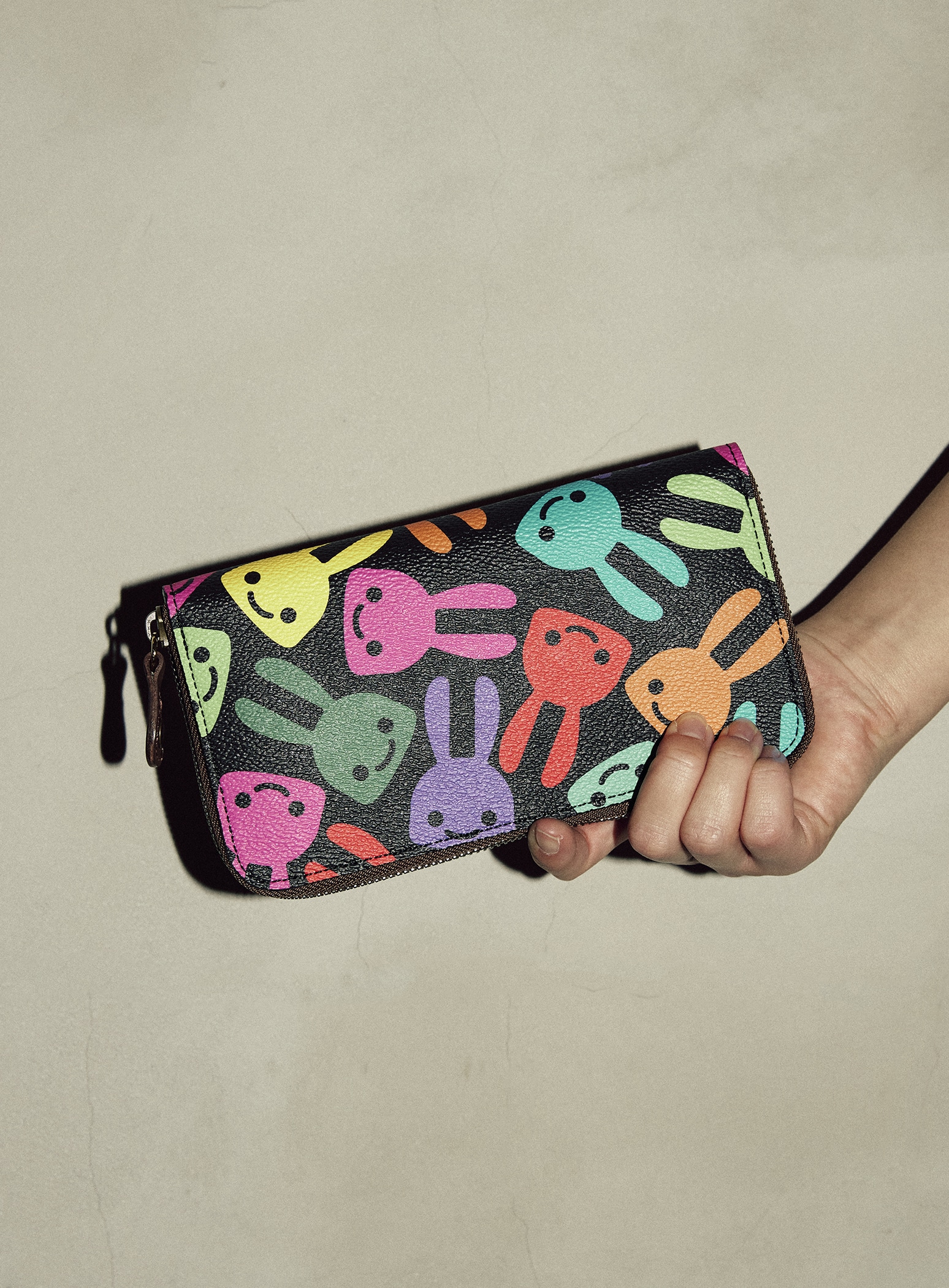 CSPロングウォレット カラフルウサギ｜ウサギがいる｜CUNE ONLINE STORE