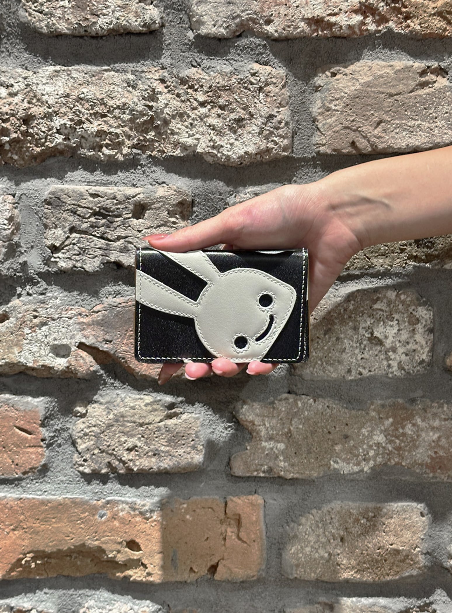 レザーカードケース｜ウサギがいる｜CUNE ONLINE STORE