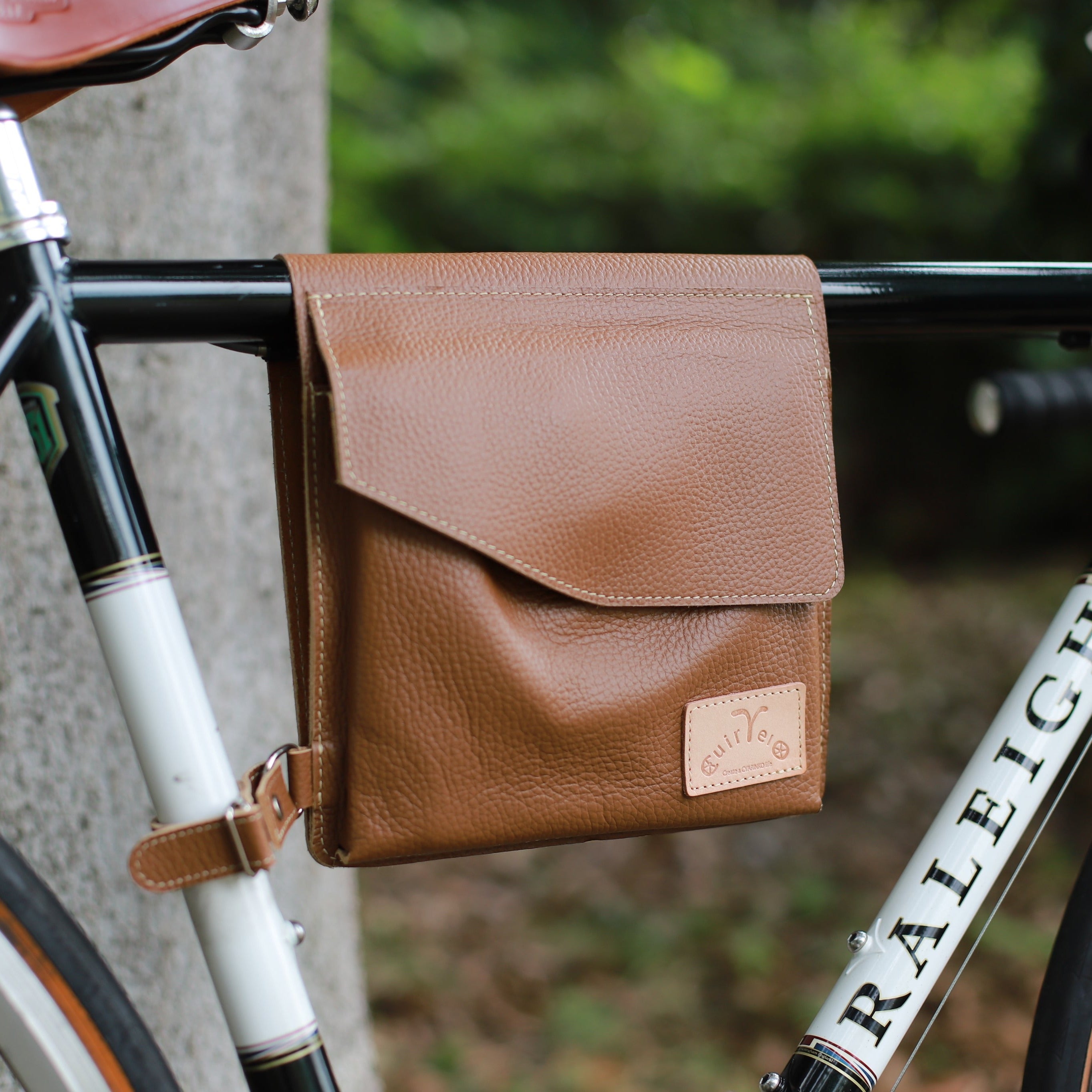 レザー フレームバッグ 「Charlie」 ｜ 自転車用 本革 – CuirVelo