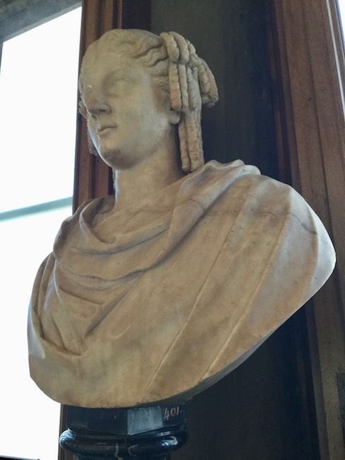 ウフィツィ美術館であの石膏像パジャント？ ・クーポラと雲・