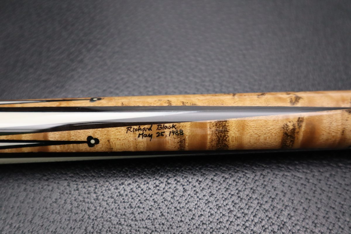 Richard Black | カスタムキュー｜イリス