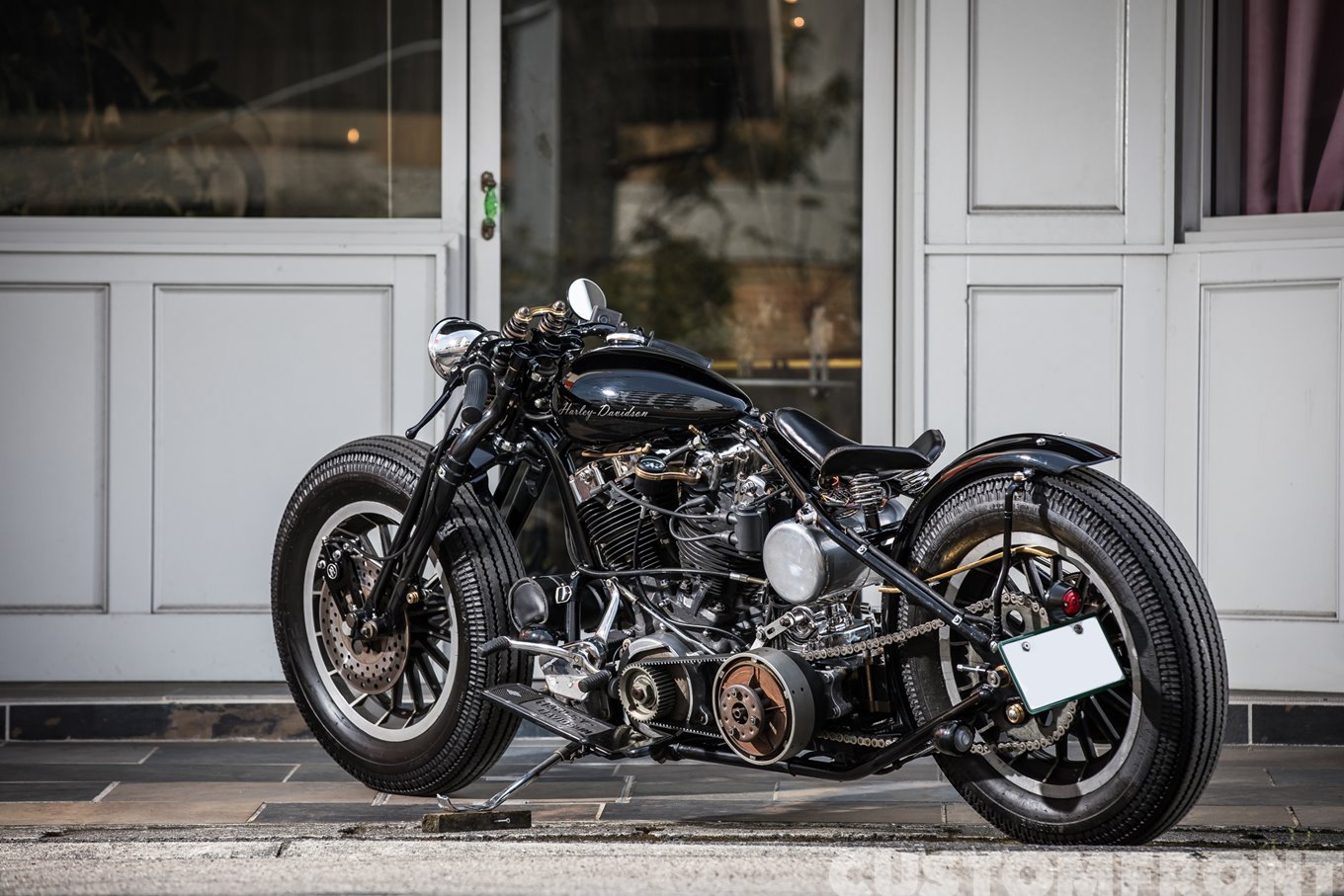 ハーレーのグースネックスタイル ショベルFLH 1979年・サティスファ