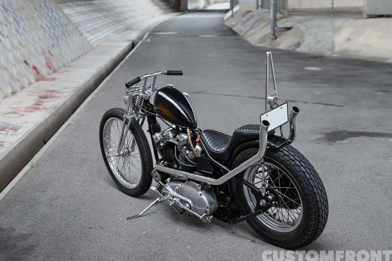 HOT SPICE CUSTOMSのハーレー アイアンショベルXLCHのコンパクト