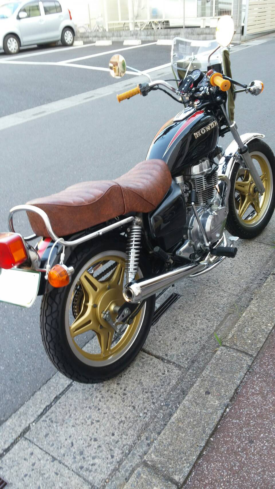 ホンダCM400Tのシート張替え