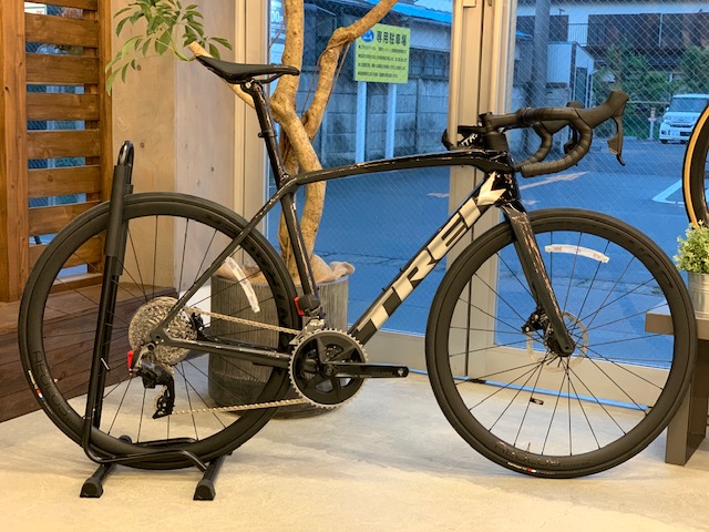 TREK EMONDA SL / DOMANE SL など人気カーボンバイク在庫あります