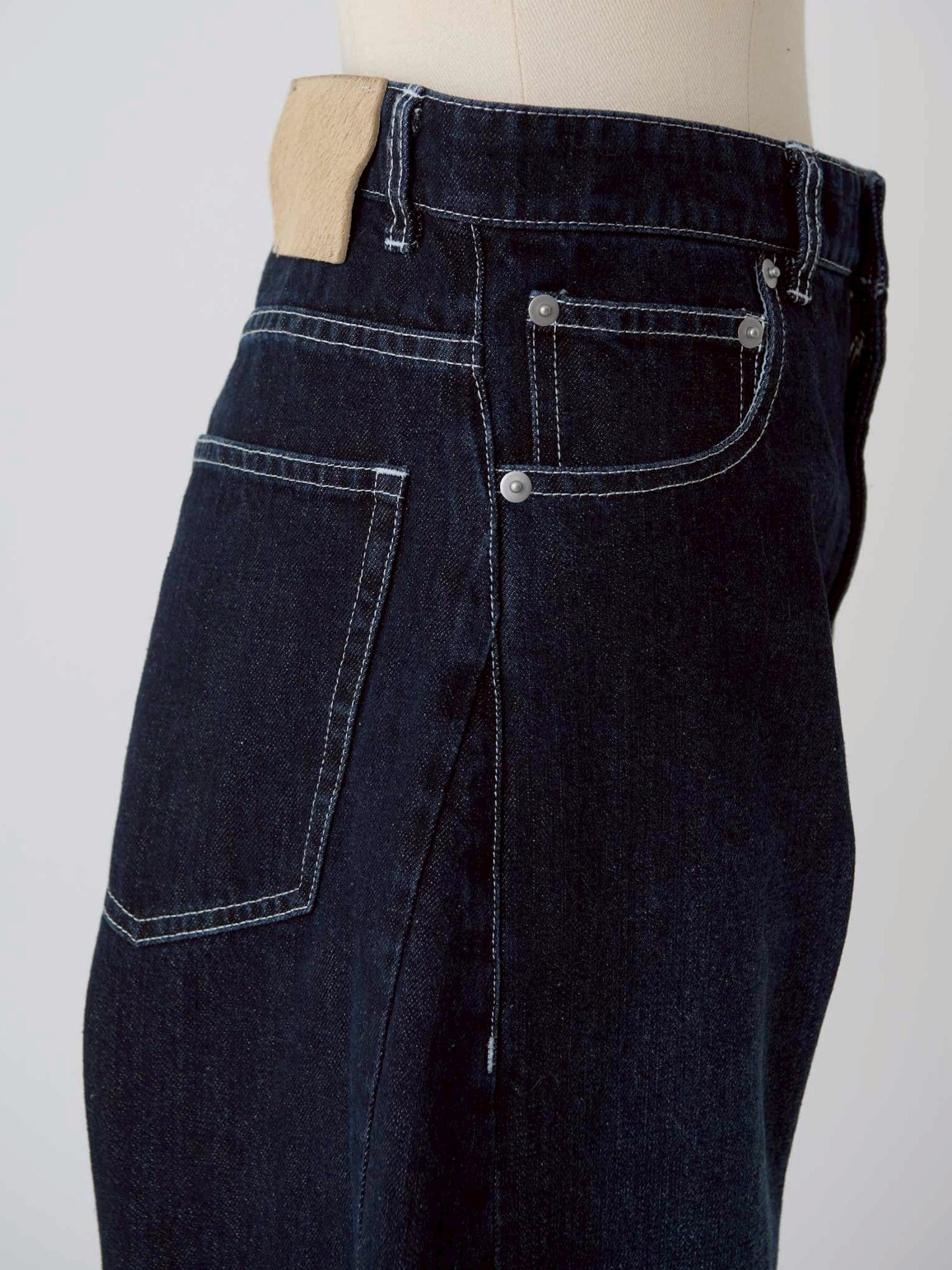 カーヴィーデニム Rem - ブラック｜Cygne(シーニュ) 公式サイト