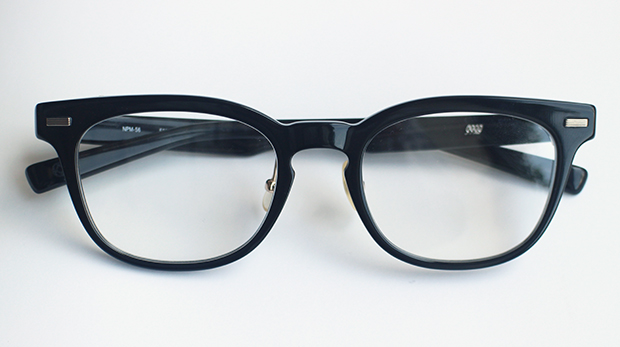 999.9(フォーナインズ) デザインと機能性を兼ねた跳ね上げウェリントン