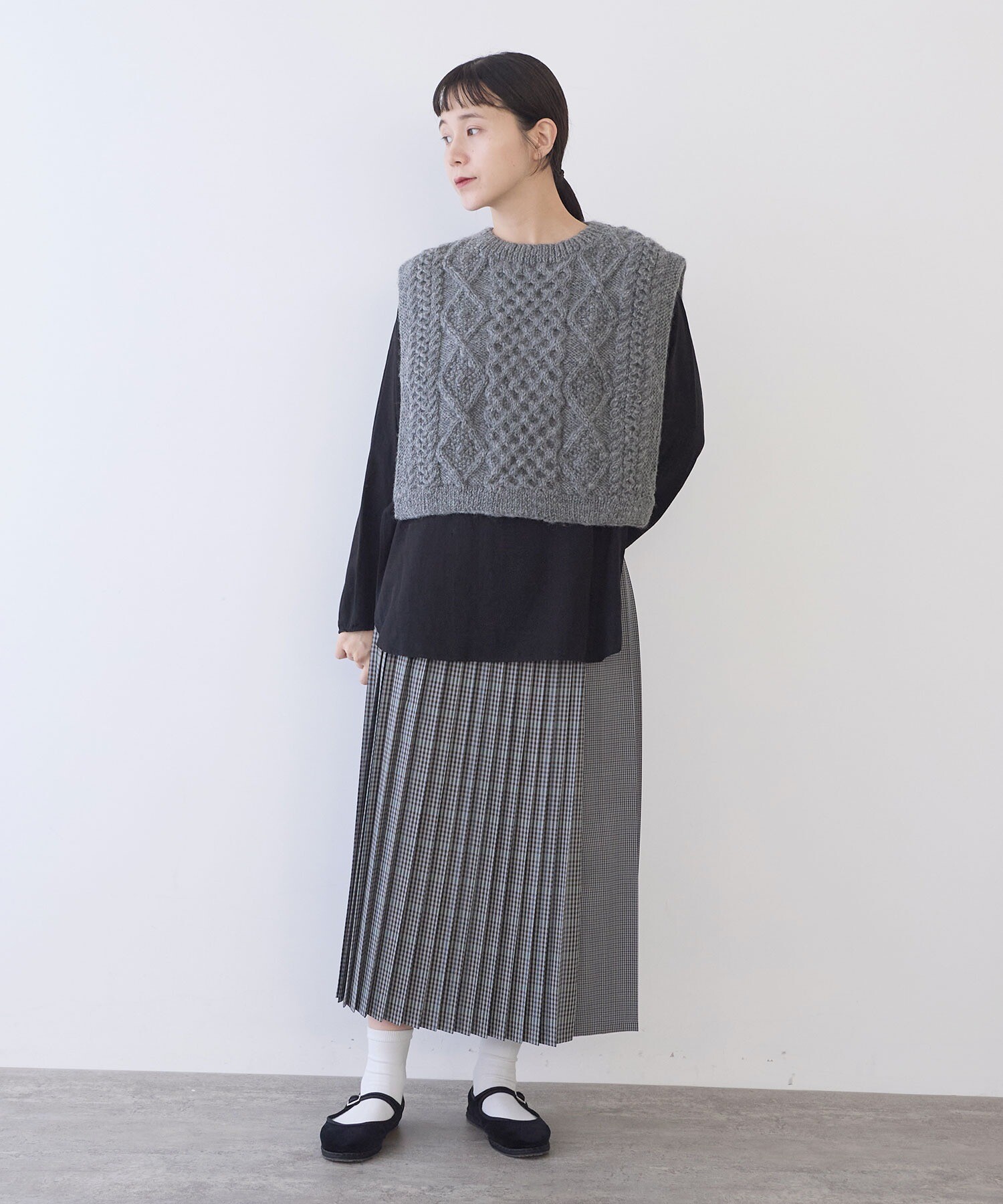 AMBIDEX Store ○ネパールハンドニット ベスト (F シロ): yuni