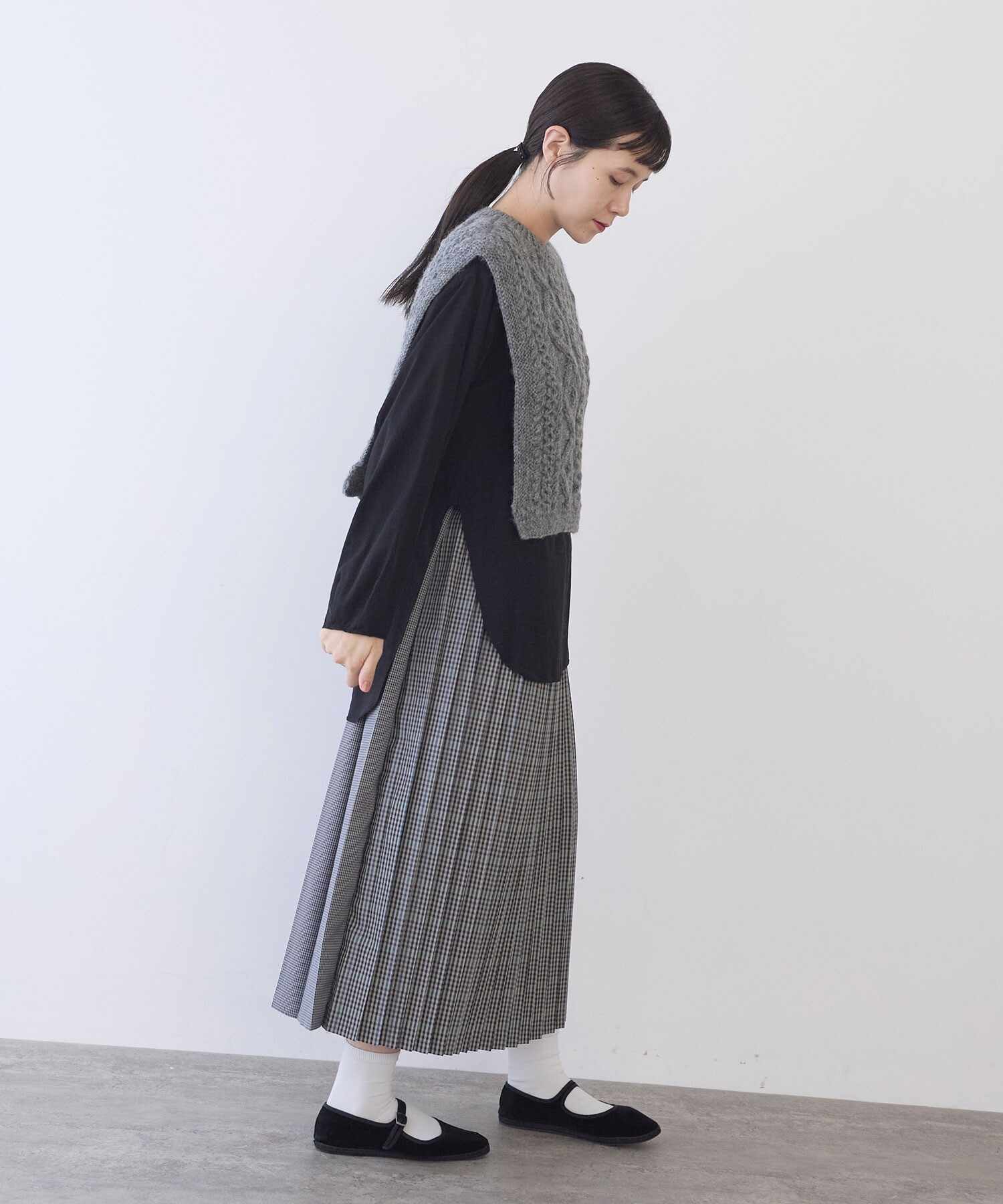 AMBIDEX Store ○ネパールハンドニット ベスト (F シロ): yuni