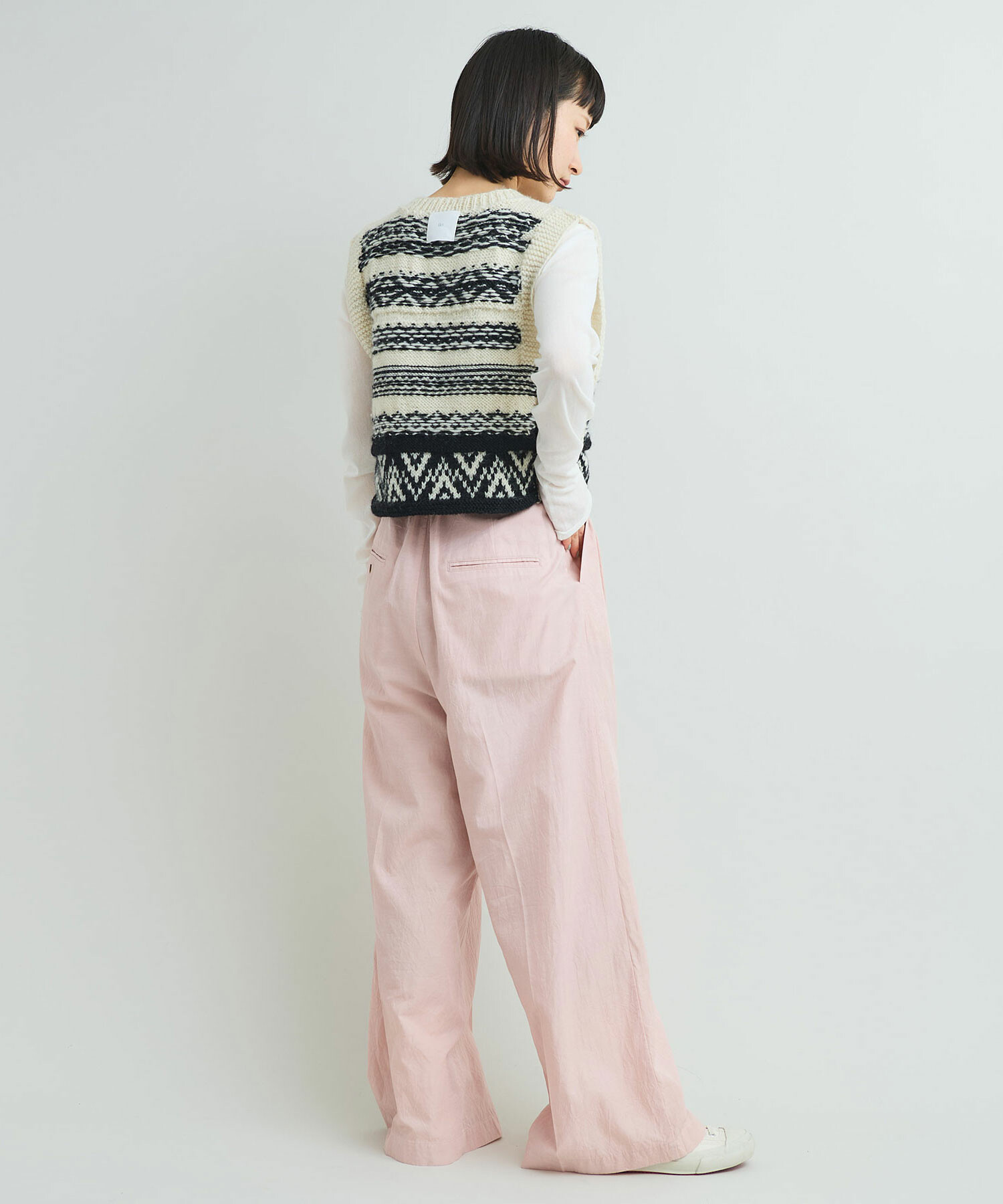 AMBIDEX Store 〇ネパールウール ジャカード ベスト(F クロ): iki