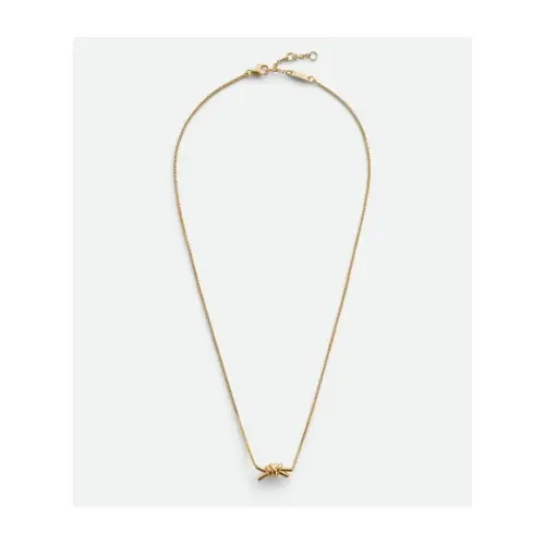 有名人・芸能人が着用している「BOTTEGA VENETA」のアクセサリーまとめ